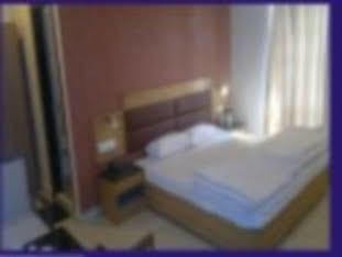 Oyo 3523 Tekarees Inn Mahanagar Lucknow Exterior foto
